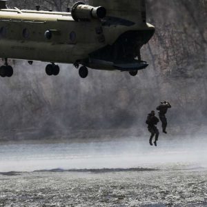 US Army, Best Sapper Competition, Fort Leaonard Wood, leaping out of Chinook 08-04-19 (Justin Stafford)[1180]